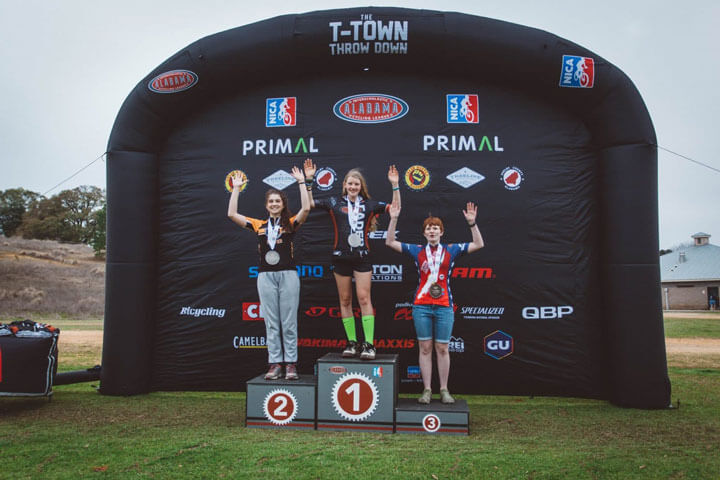 podium-inflatable-arch